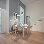 Two At Theatre Apartman *
